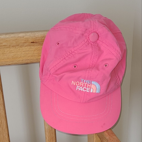 The North Face pink hat - Picture 5 of 5